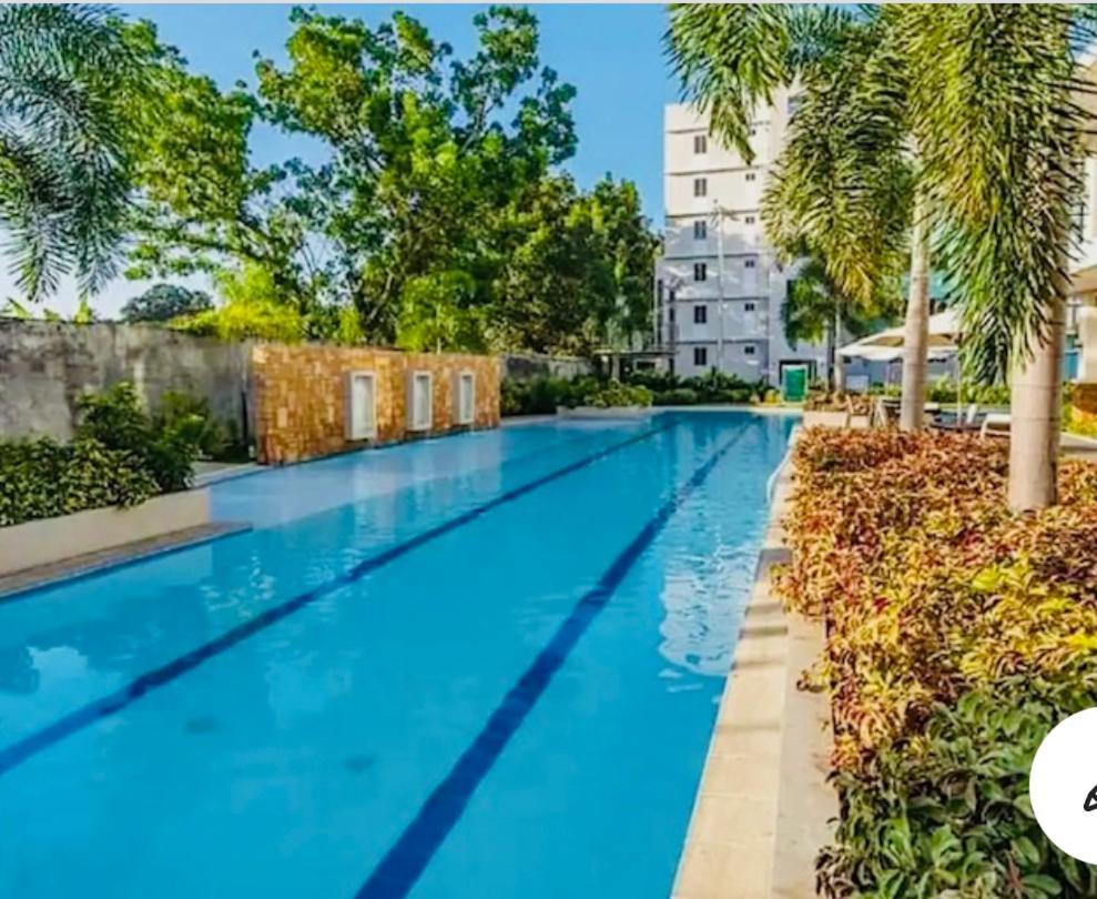 8 Spatial Condominium Davao Ngoại thất bức ảnh