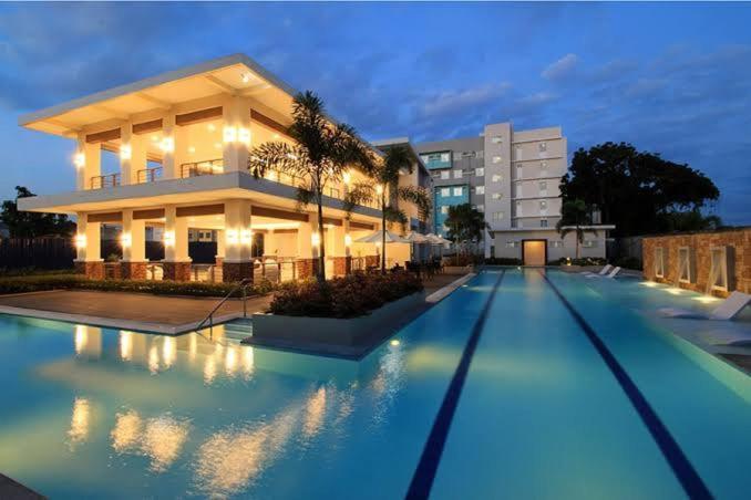 8 Spatial Condominium Davao Ngoại thất bức ảnh