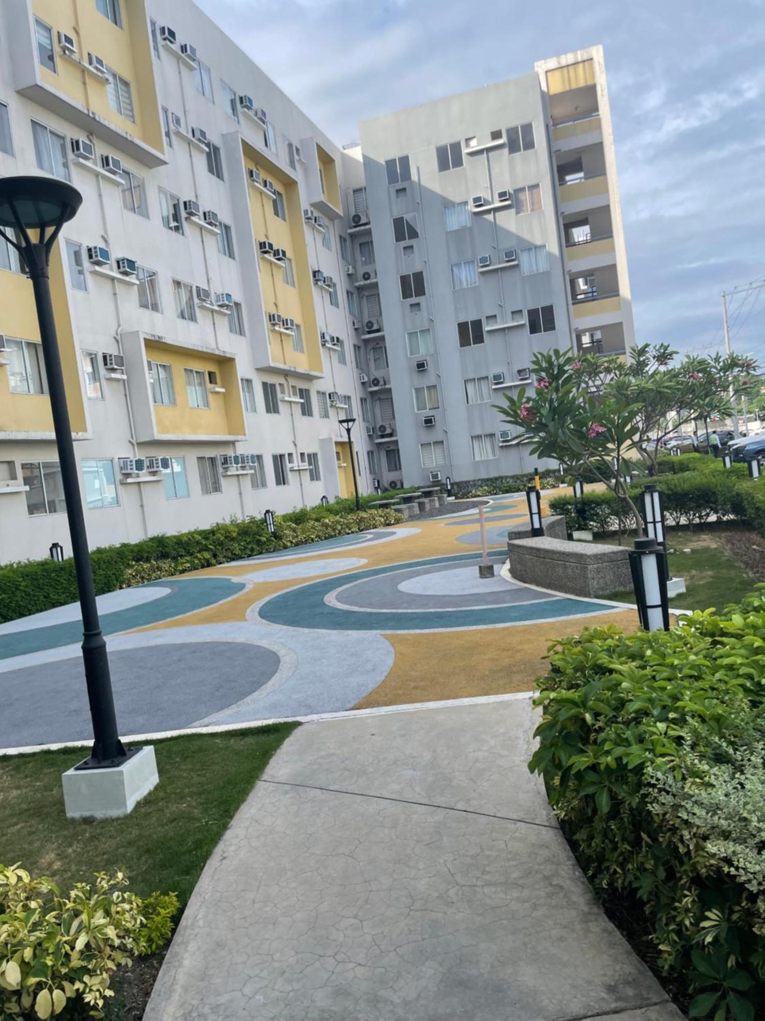8 Spatial Condominium Davao Ngoại thất bức ảnh